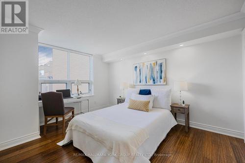 205 - 14924 Yonge Street, Aurora (Aurora Highlands), ON - Indoor Photo Showing Bedroom