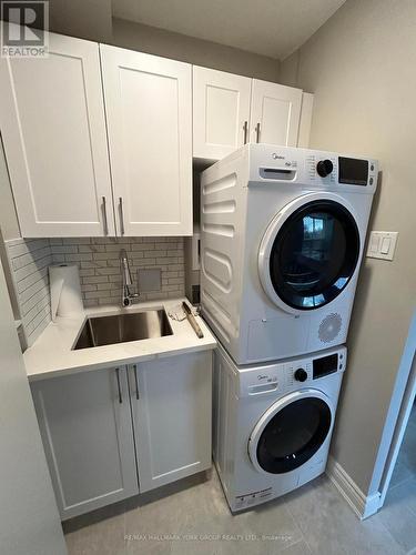 205 - 14924 Yonge Street, Aurora (Aurora Highlands), ON - Indoor Photo Showing Laundry Room