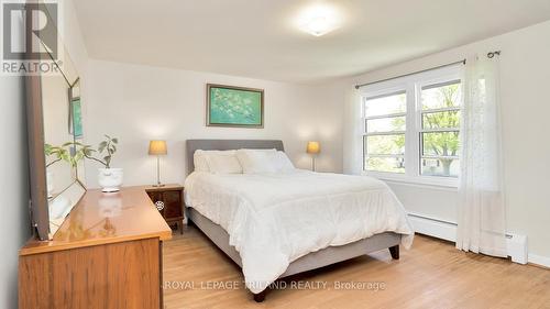 42 Torrington Crescent, London, ON - Indoor Photo Showing Bedroom