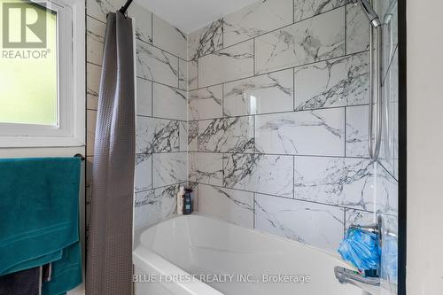 67 Pauline Crescent, London, ON -  Photo Showing Bathroom