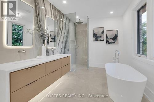 16 Cadillac Avenue, Toronto (Clanton Park), ON - Indoor Photo Showing Bathroom