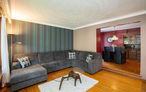 855 Garth Street, Hamilton, ON - Indoor Photo Showing Living Room