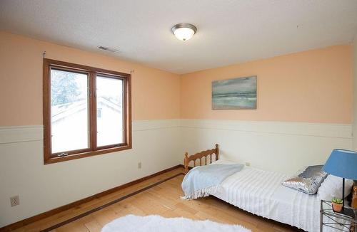 855 Garth Street, Hamilton, ON - Indoor Photo Showing Bedroom