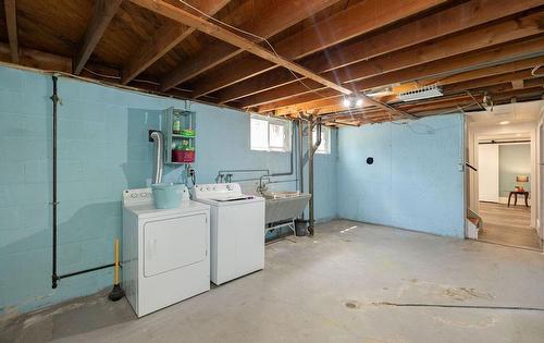 855 Garth Street, Hamilton, ON - Indoor Photo Showing Laundry Room