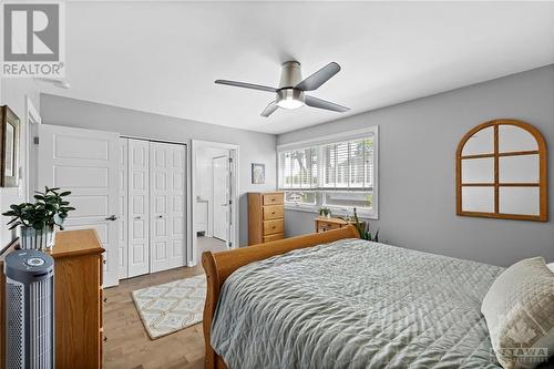 1322 Fontenay Crescent, Ottawa, ON - Indoor Photo Showing Bedroom