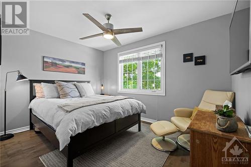 1322 Fontenay Crescent, Ottawa, ON - Indoor Photo Showing Bedroom
