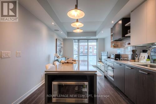 724 - 1830 Bloor Street W, Toronto, ON - Indoor Photo Showing Kitchen