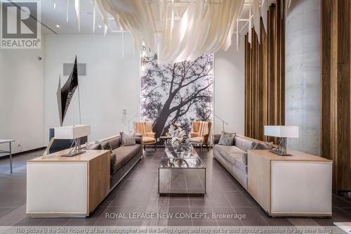 724 - 1830 Bloor Street W, Toronto, ON - Indoor Photo Showing Living Room