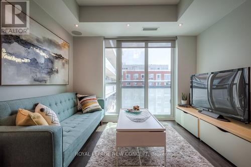 724 - 1830 Bloor Street W, Toronto, ON - Indoor Photo Showing Living Room