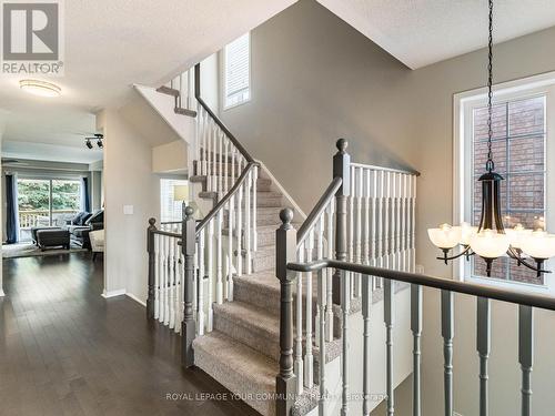 156 Millcliff Circle, Aurora, ON - Indoor Photo Showing Other Room