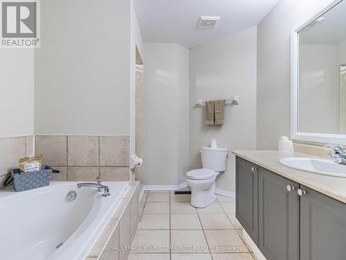 156 Millcliff Circle, Aurora, ON - Indoor Photo Showing Bathroom