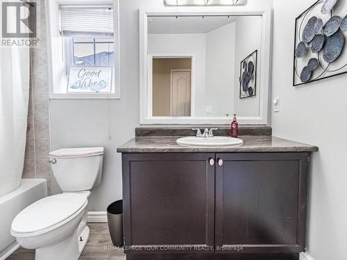 156 Millcliff Circle, Aurora, ON - Indoor Photo Showing Bathroom