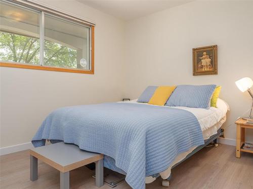 24 Valley View Drive, Winnipeg, MB - Indoor Photo Showing Bedroom