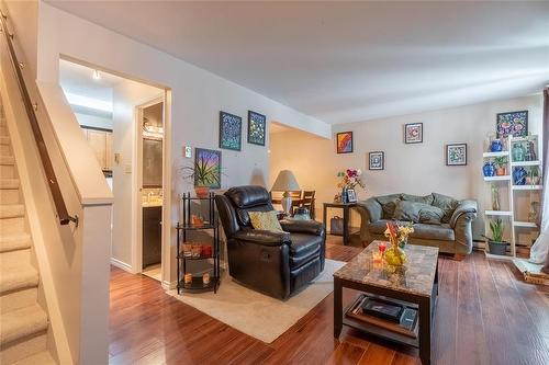 910 1742 St Mary'S Road, Winnipeg, MB - Indoor Photo Showing Living Room