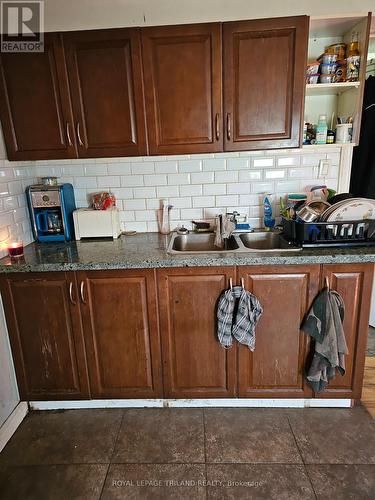 18 Chapel Street N, Woodstock, ON - Indoor Photo Showing Kitchen