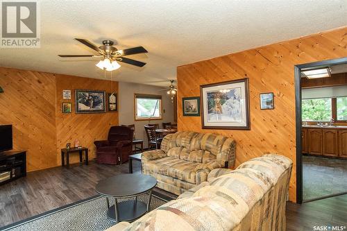 412 4Th Street E, Wynyard, SK - Indoor Photo Showing Living Room