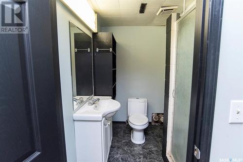 412 4Th Street E, Wynyard, SK - Indoor Photo Showing Bathroom