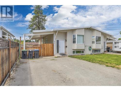 830/832 Irma Road, Kelowna, BC - Outdoor