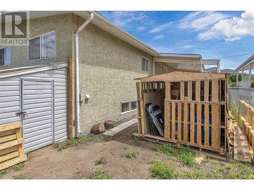 830/832 Irma Road, Kelowna, BC - Outdoor With Exterior