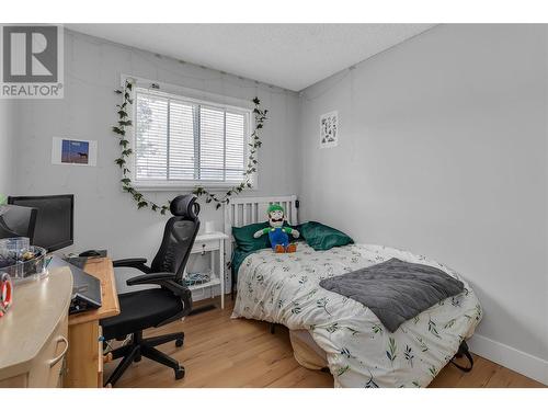 830/832 Irma Road, Kelowna, BC - Indoor Photo Showing Bedroom