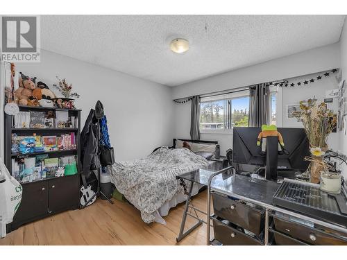 830/832 Irma Road, Kelowna, BC - Indoor Photo Showing Bedroom