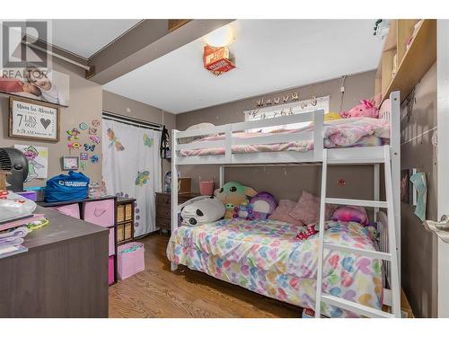 830/832 Irma Road, Kelowna, BC - Indoor Photo Showing Bedroom