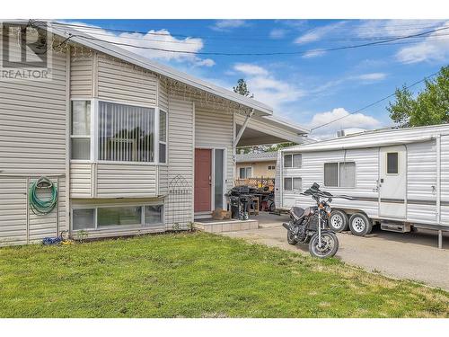 830/832 Irma Road, Kelowna, BC - Outdoor