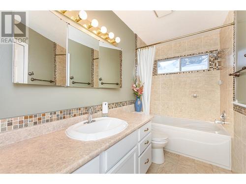 801 26 Street Se Lot# 1, Salmon Arm, BC - Indoor Photo Showing Bathroom