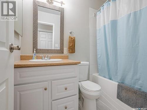 325 Birch Crescent, Saskatoon, SK - Indoor Photo Showing Bathroom
