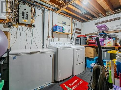 325 Birch Crescent, Saskatoon, SK - Indoor Photo Showing Laundry Room