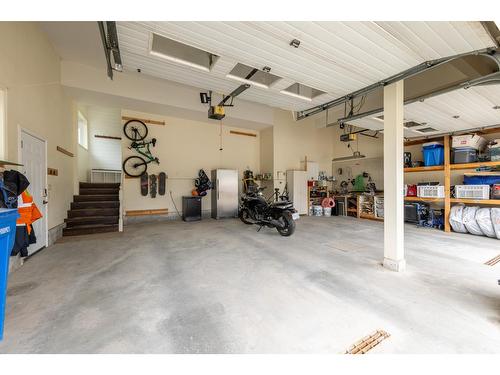 1504 Poplar Street, Golden, BC - Indoor Photo Showing Garage