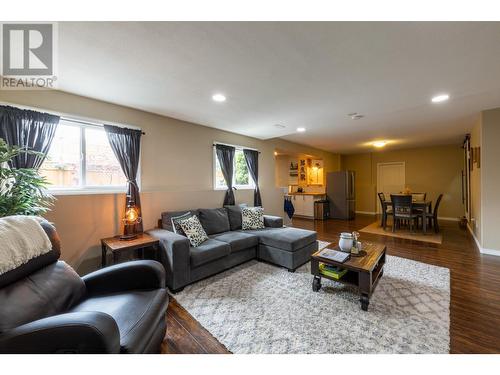 1504 Poplar Street, Golden, BC - Indoor Photo Showing Living Room