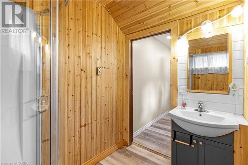 1132 Dyers Bay Road, Miller Lake, ON - Indoor Photo Showing Bathroom