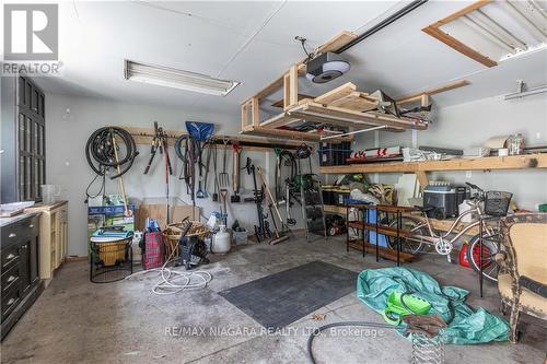 1375 Pelham Street S, Pelham, ON - Indoor Photo Showing Garage