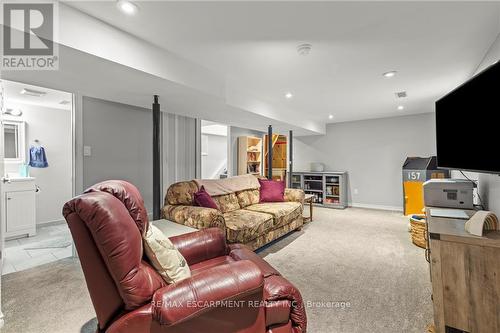 157 Glow Avenue, Hamilton, ON - Indoor Photo Showing Living Room
