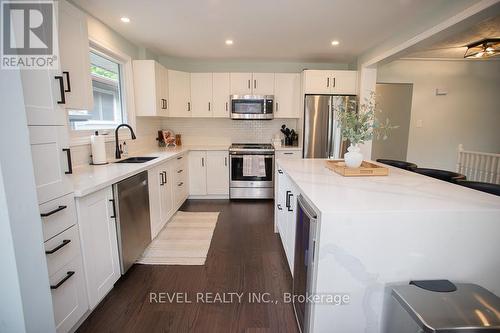 29 Ashgrove Avenue, Brantford, ON - Indoor Photo Showing Kitchen With Stainless Steel Kitchen With Upgraded Kitchen
