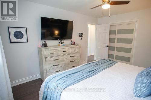 29 Ashgrove Avenue, Brantford, ON - Indoor Photo Showing Bedroom