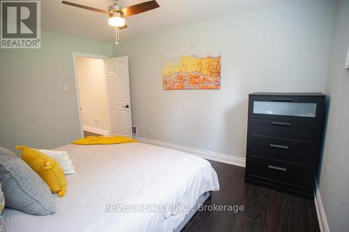 29 Ashgrove Avenue, Brantford, ON - Indoor Photo Showing Bedroom