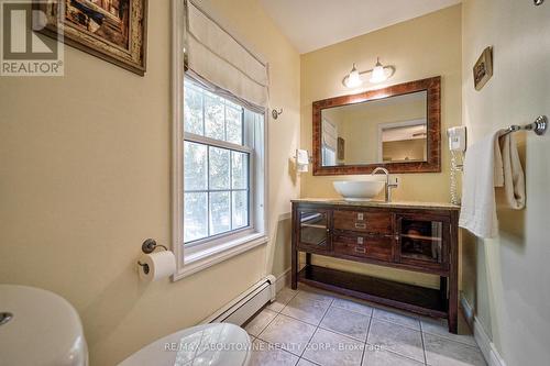 511 Charlotte Street, Niagara-On-The-Lake, ON - Indoor Photo Showing Bathroom