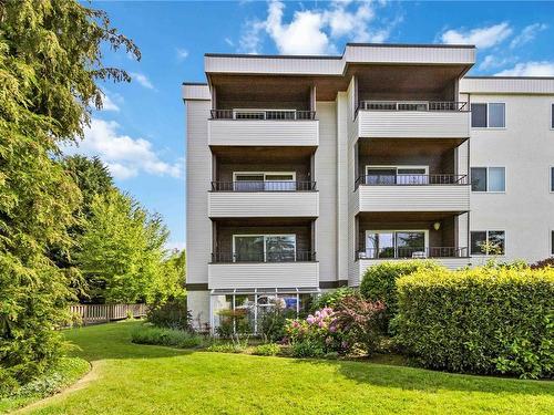 406-1571 Mortimer St, Saanich, BC - Outdoor With Facade