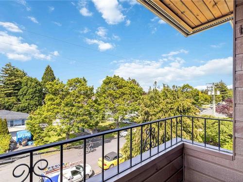 406-1571 Mortimer St, Saanich, BC - Outdoor With View With Exterior