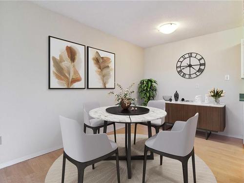 406-1571 Mortimer St, Saanich, BC - Indoor Photo Showing Dining Room