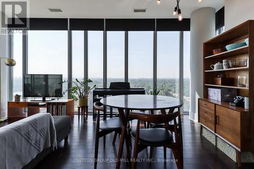 Ph2911 - 103 The Queensway Avenue, Toronto, ON - Indoor Photo Showing Dining Room