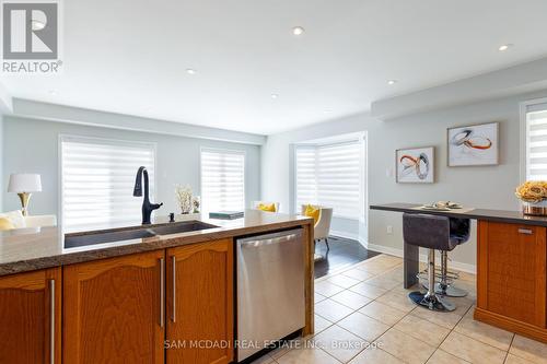 3989 Coachman Circle, Mississauga, ON - Indoor Photo Showing Kitchen With Double Sink