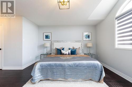 3989 Coachman Circle, Mississauga, ON - Indoor Photo Showing Bedroom