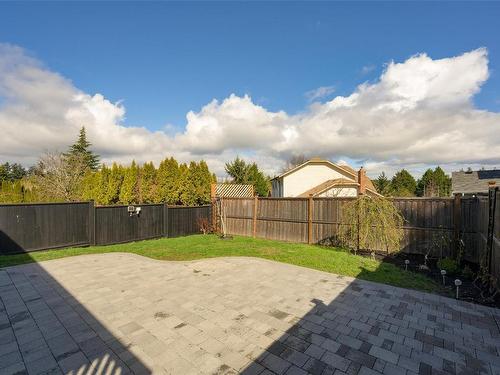 812 Mann Ave, Saanich, BC - Outdoor