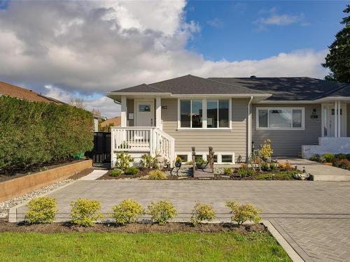 812 Mann Ave, Saanich, BC - Outdoor With Facade