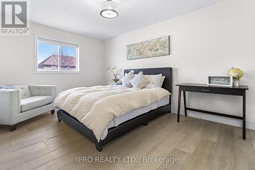 3256 Dominion Road, Fort Erie, ON - Indoor Photo Showing Bedroom