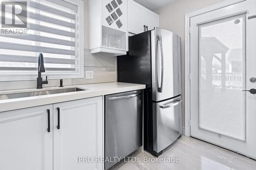 3256 Dominion Road, Fort Erie, ON - Indoor Photo Showing Kitchen With Double Sink