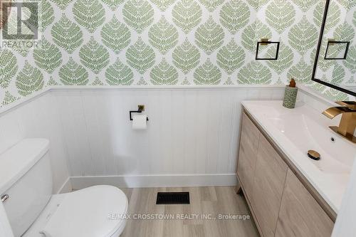 987 Garden Avenue, Innisfil, ON - Indoor Photo Showing Bathroom